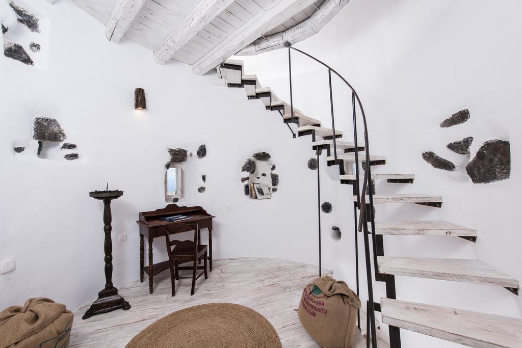 Villa Anemoscope Windmill Pyrgos Kallistis