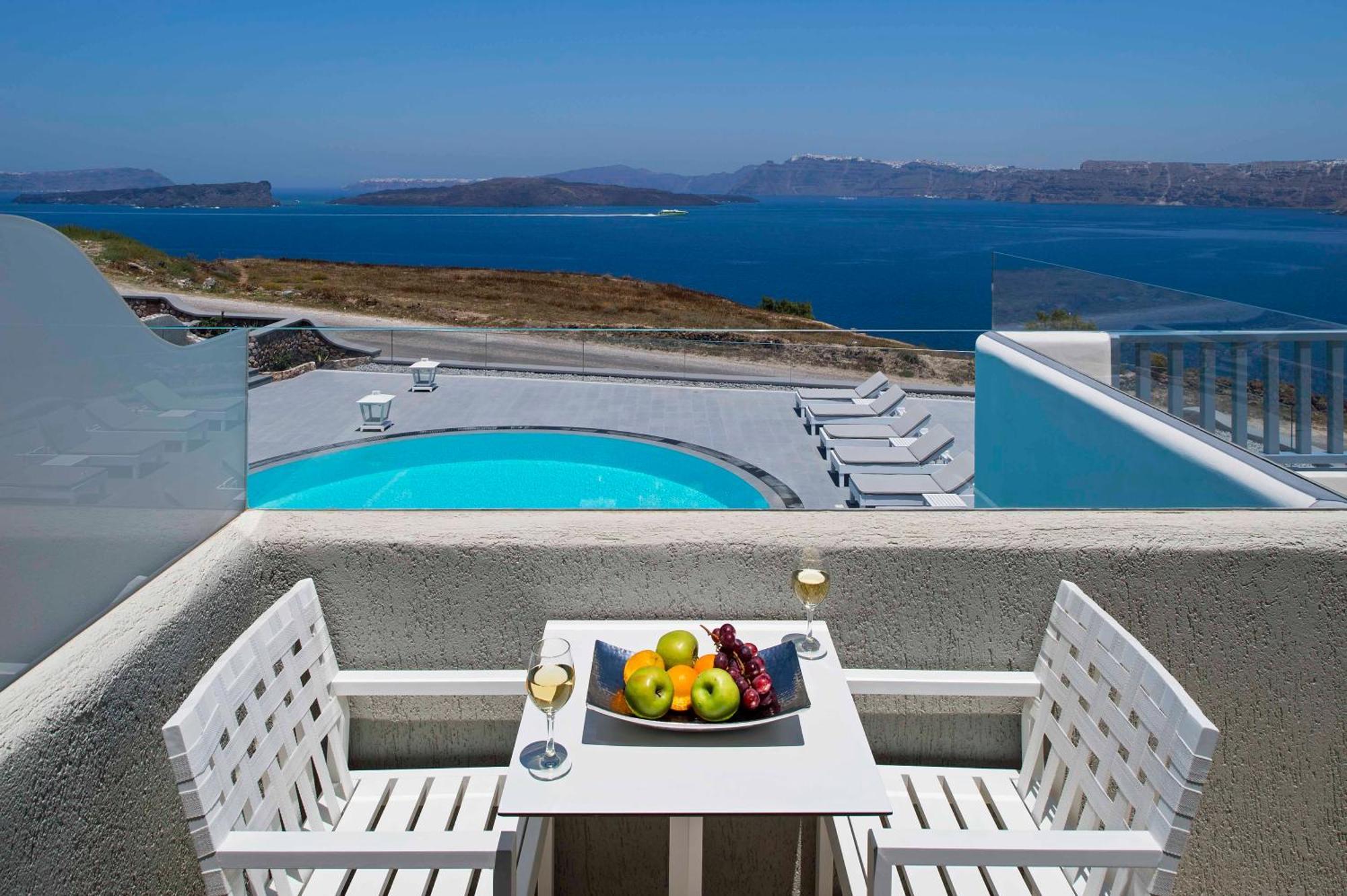 Acroterra Rosa Luxury & Hotel