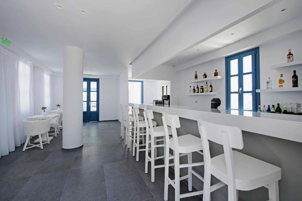 Acroterra Rosa Luxury & 5* Akrotiri (Santorini)