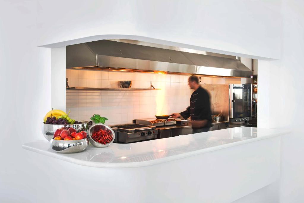 Acroterra Rosa Luxury & Akrotiri (Santorini)