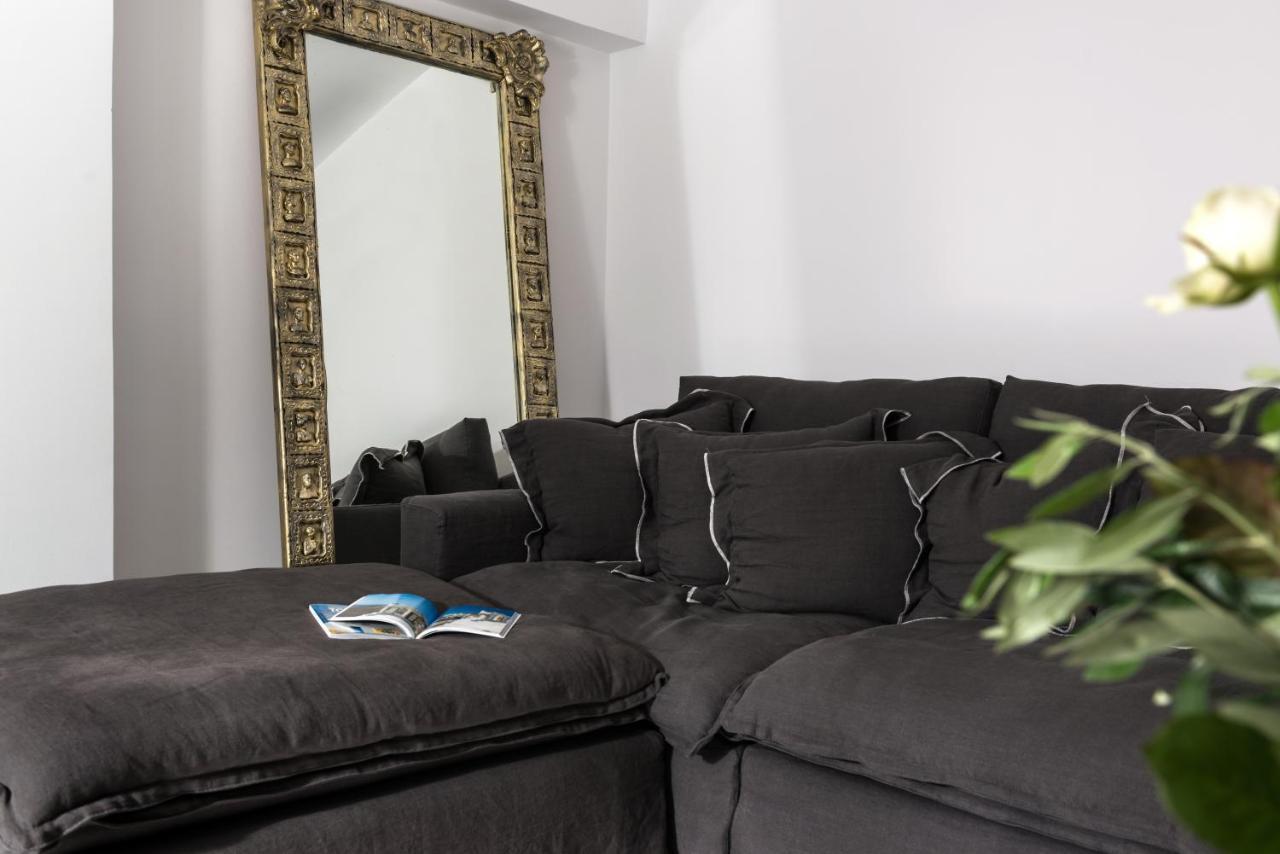 Damma Beachfront Luxury * Kamari (Santorini)