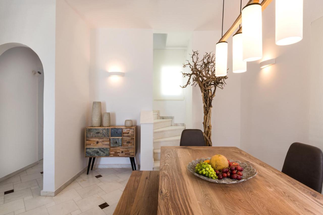 Damma Beachfront Luxury * Kamari (Santorini)