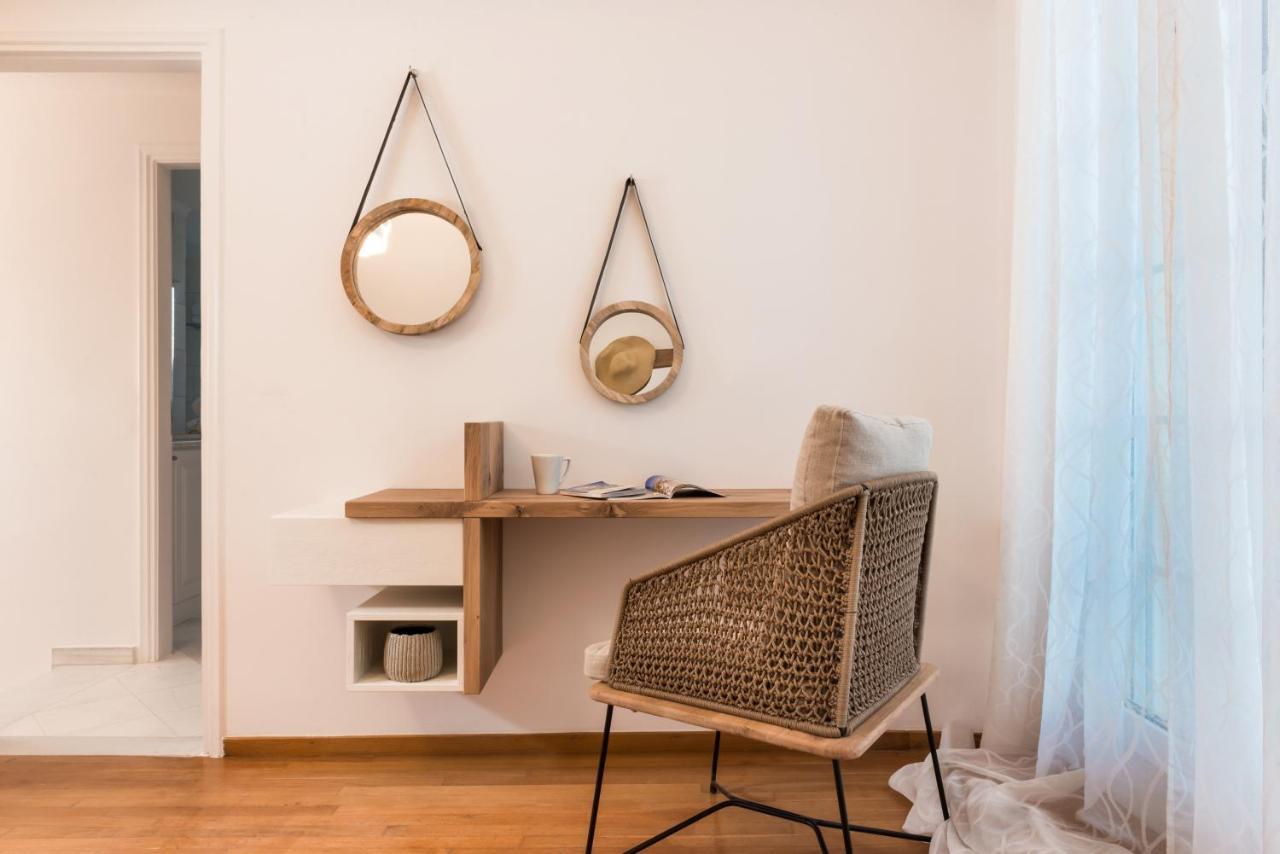 Damma Beachfront Luxury Kamari (Santorini)